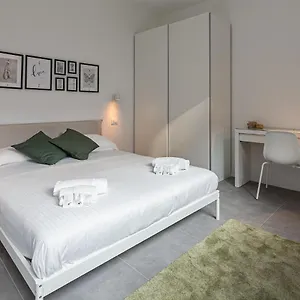 https://le-suites-moderne.italymilanhotels.net