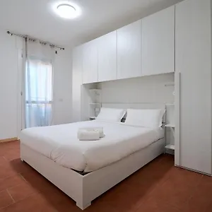 https://spacious-and-bright-new-flat-with-garden.italymilanhotels.net