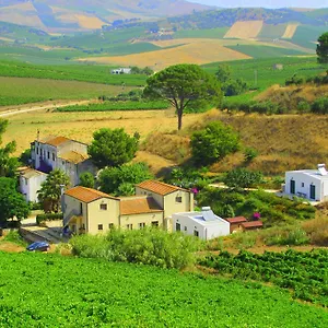 https://agriturismo-tarantola.sicilyhotelsitaly.net